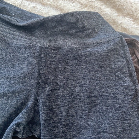 Alo soft lounge legging in Navy heather - Picture 2 of 2